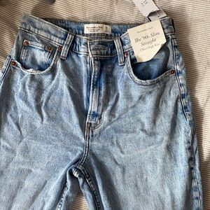 Abercrombie 90s slim straight high rise